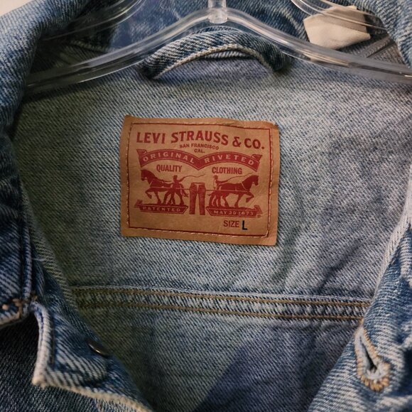 Levi's Authentic Denim Jean Jacket w/ Natural Distressing+Pockets L- DENIM BLUE - Picture 4 of 5